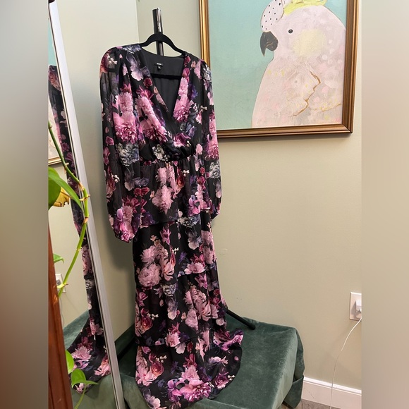 Beautifully dark floral moody maxi size med - Picture 1 of 7